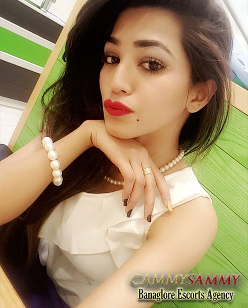 Anika Bangalore escort