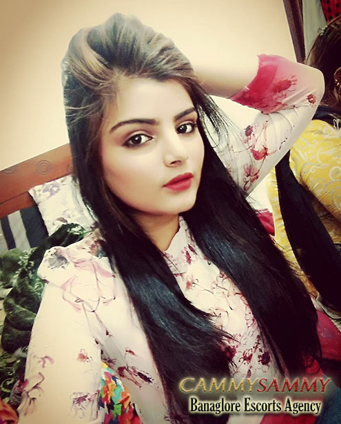 Teenage Girl Akriti escort Bangalore