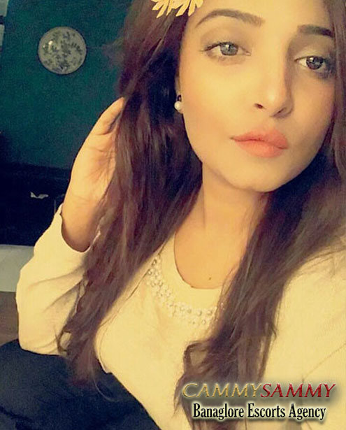 Anika Bangalore escort