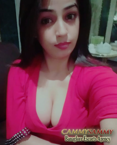 Anika Bangalore escort