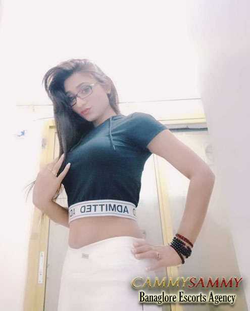 Teenage Girl Akriti escort Bangalore