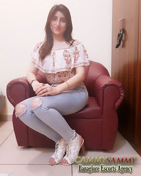 Anika Bangalore escort